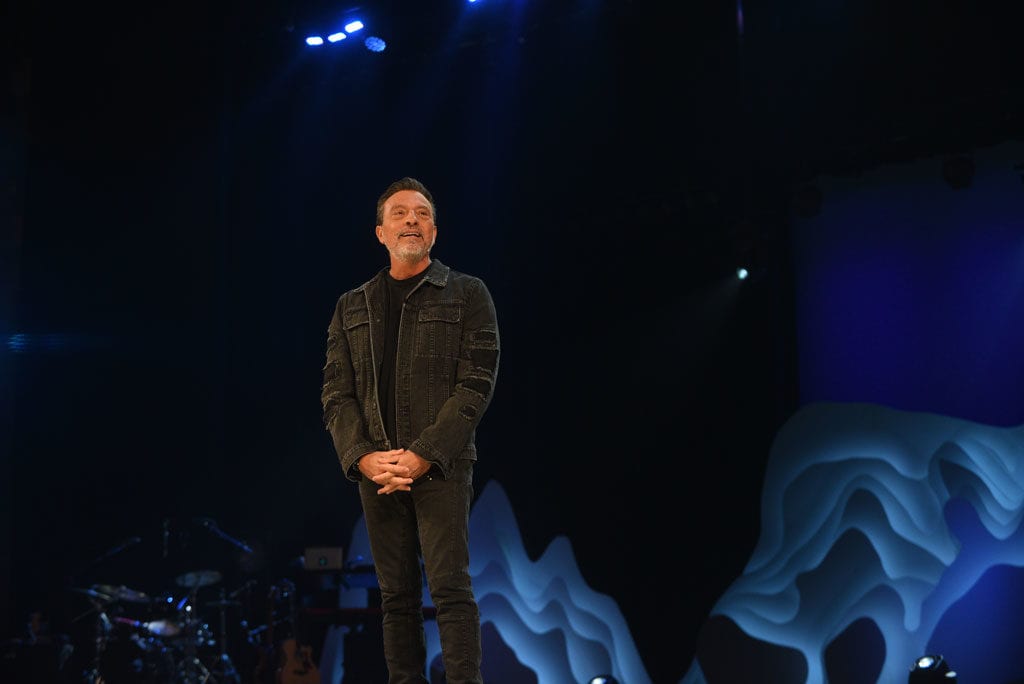 Erwin McManus teaching at the GLS 2018 on living with No Regrets
