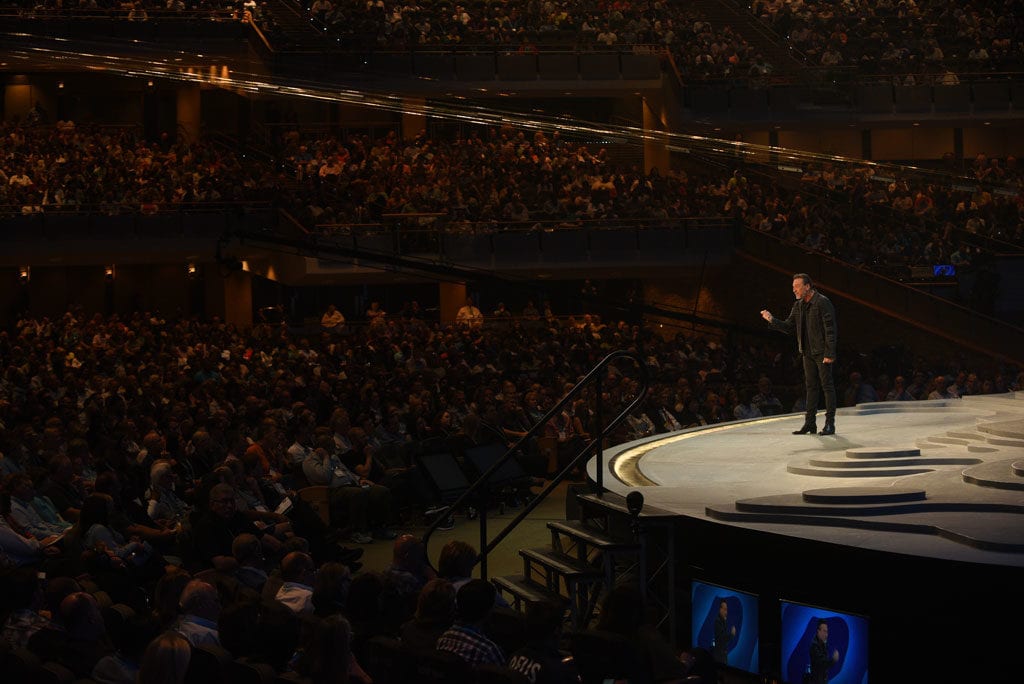 Erwin McManus teaching at the GLS 2018 on living with No Regrets