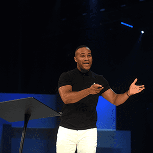 DeVon Franklin speaks at The Global Leadership Summit 2019.